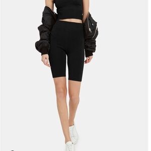 Nwt. Fleur du mal. Stretch black biker short. Small